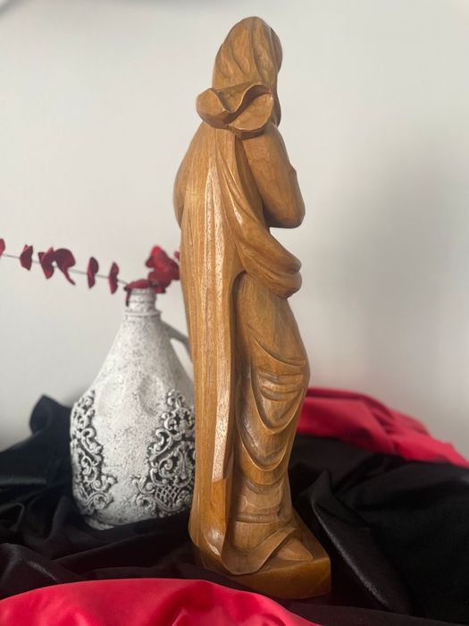 Sculptura in lemn masiv