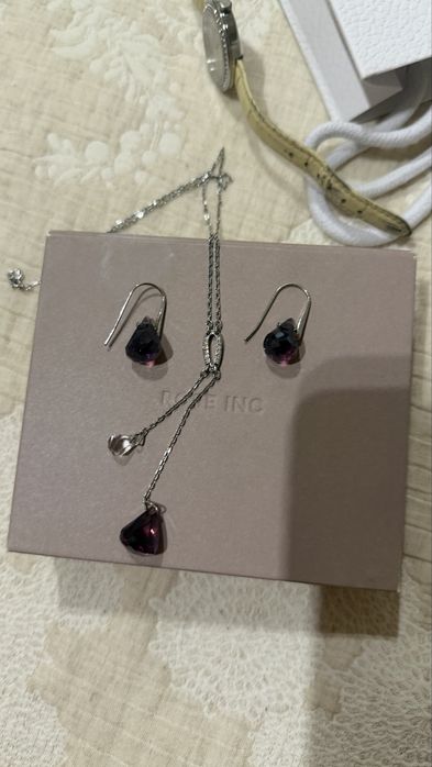 Серьги и колье Swarovski