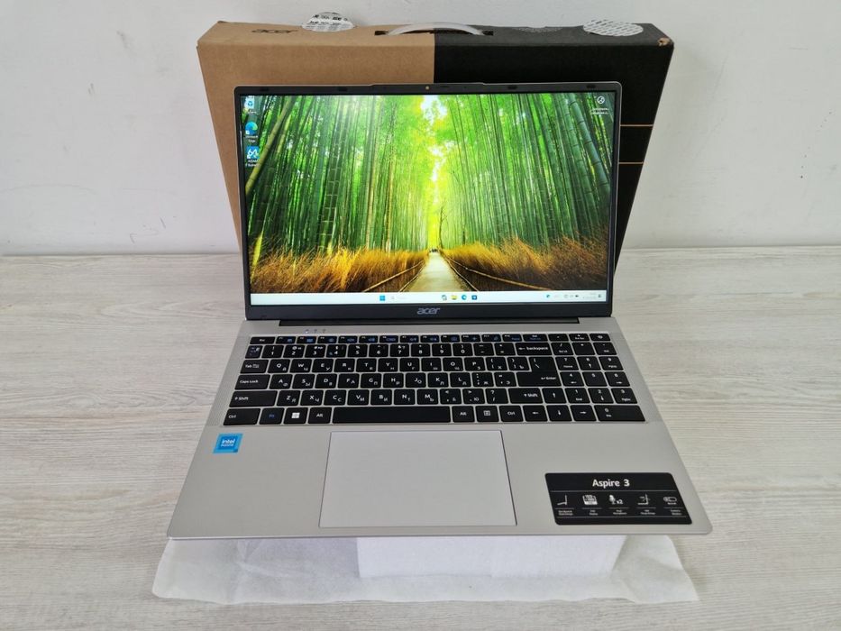 Yangi holatda Acer Aspire 3