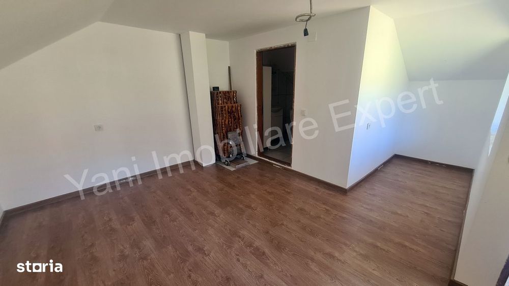 Construcție + teren de vânzare în comuna Valea Iașului,  județ Argeș.