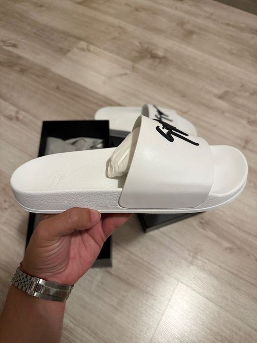 Чехли - Giuseppe Zanotti 44 номер