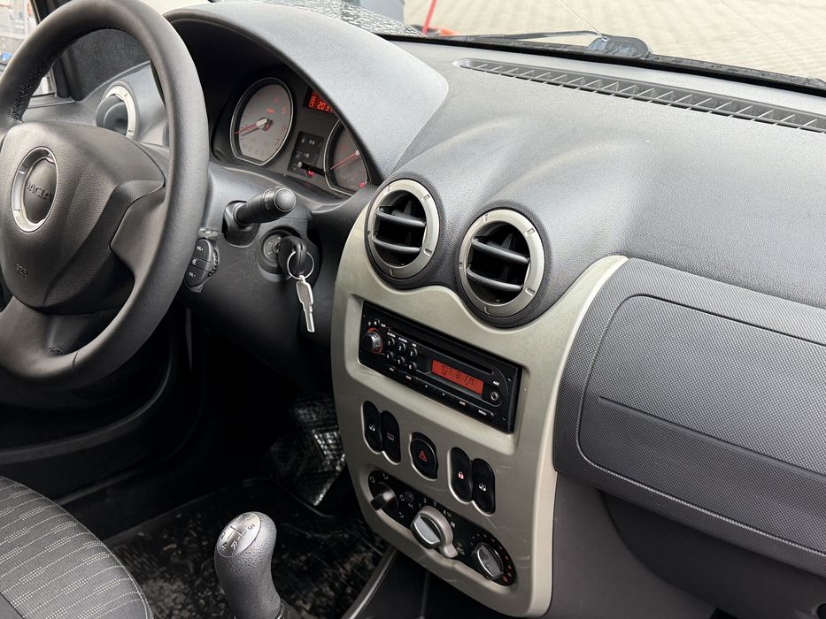 DACIA LOGAN MCV 7 locuri an 2012 motor 1600 benzina