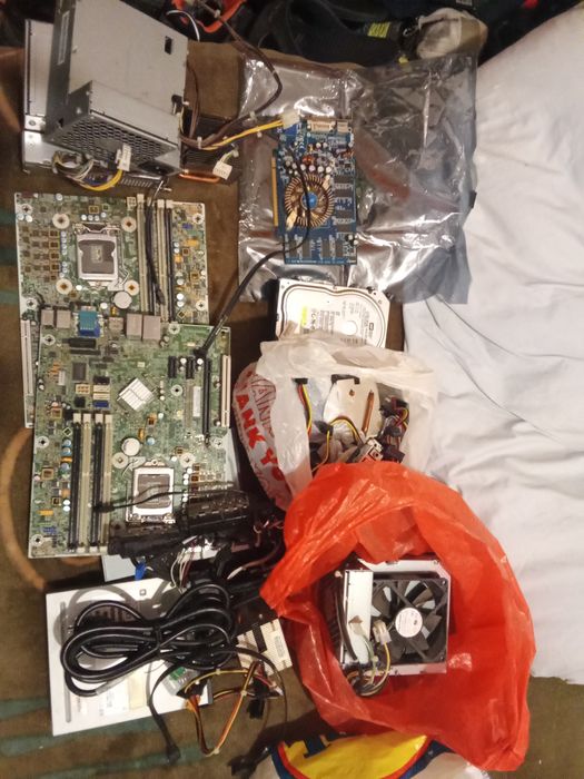 Placă de bază sursă cooler hdd radiator conectică