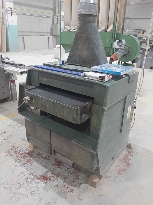 Masina de rindeluit in grosime