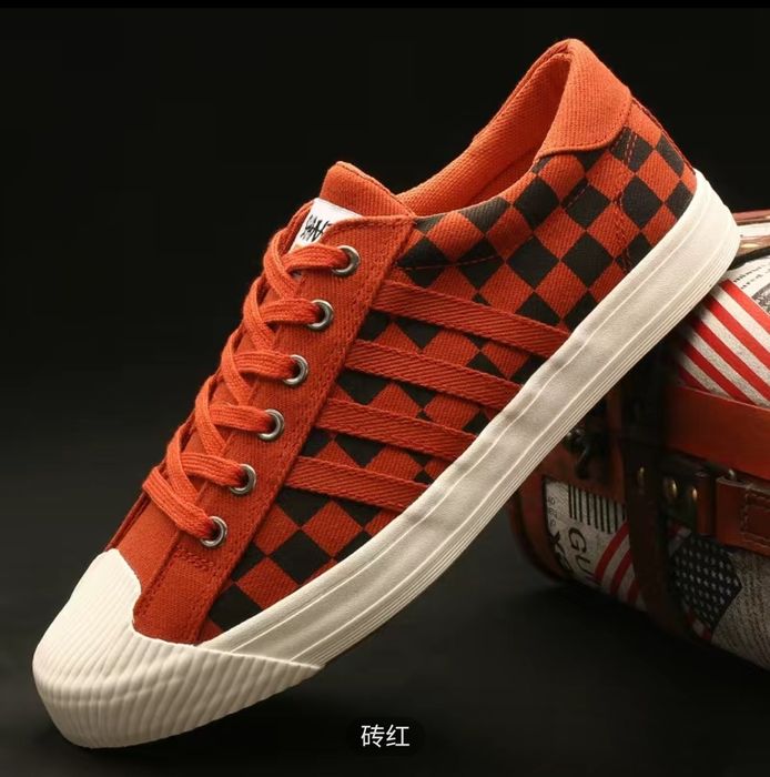 Кеды текстильные и футболка