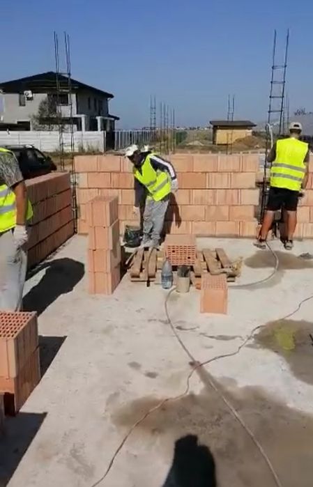 Echipa construcții executam case, garduri, fose, la preturi imbatabile