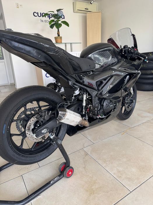 Yamaha r3 Circuit/Strada