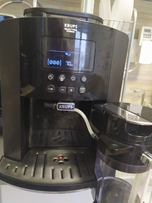 Автоматична кафемашина Крупс в гаранция.