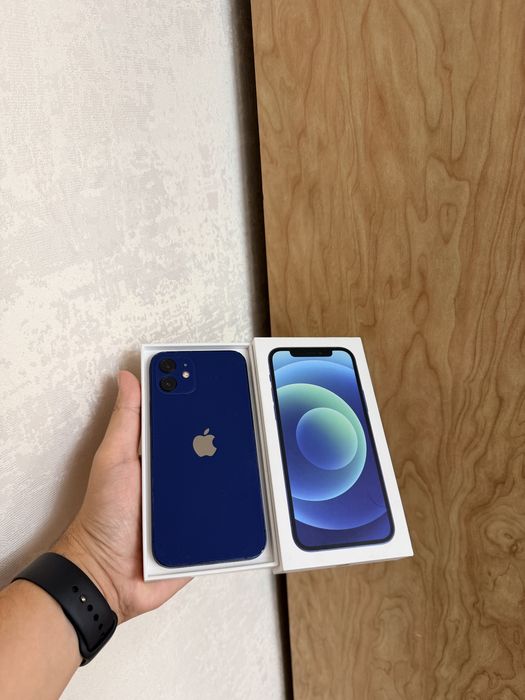 iPhone 12/128Gb - В отличном состоянии