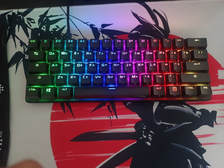 HyperX Alloy origins 60 + Коврик