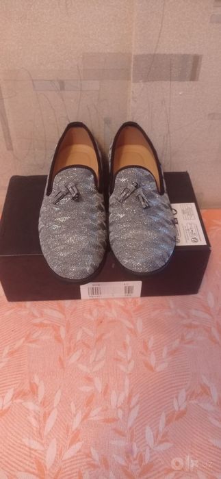 Продам НОВЫЕ мужские туфли ( лоферы).