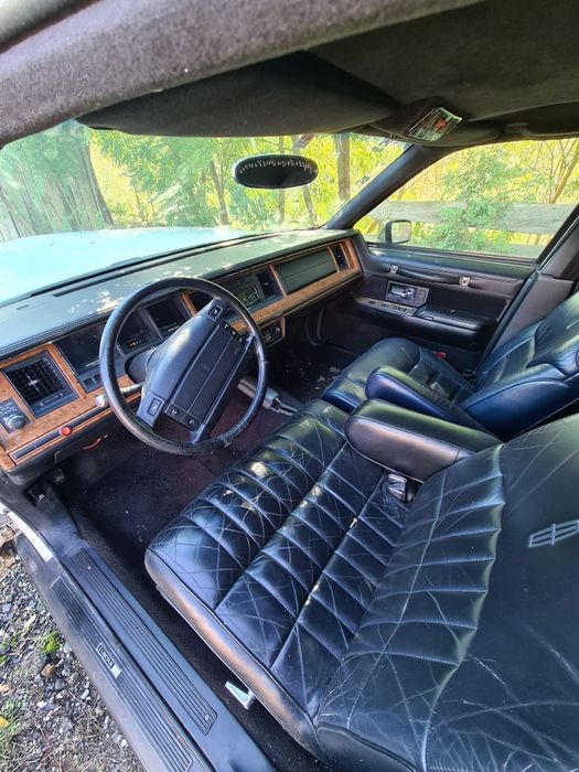 Lincoln Town Car Limousine