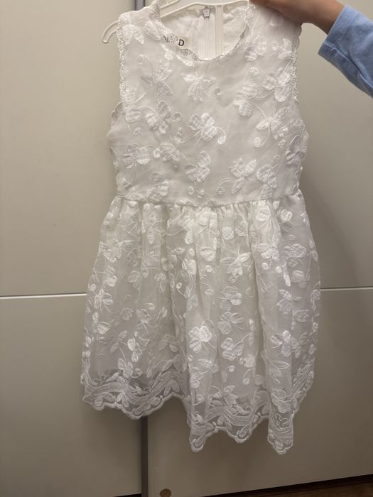 Детска рокля с дантела