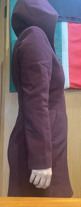 Продам пальто бордовое красивое