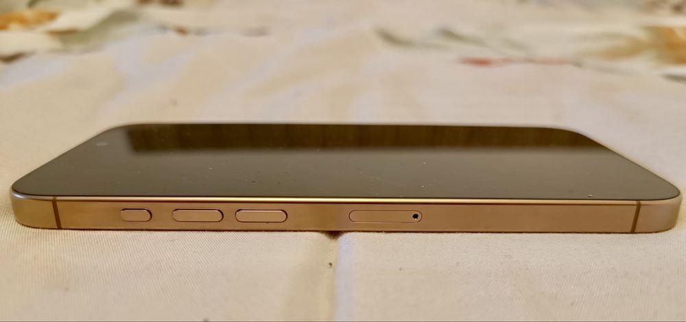 Super Pret !!! Iphone 16 Pro Max + Aipods + charger Wirless fast charg