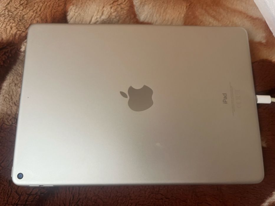 ПРОДАМ! iPad air 3 , на 64гб простой.