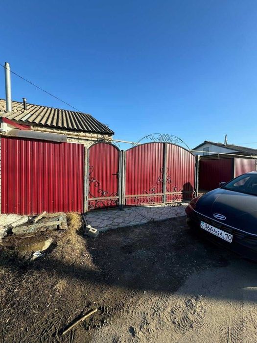 Продается теплый 4-комнатный дом в городе Тобыл
