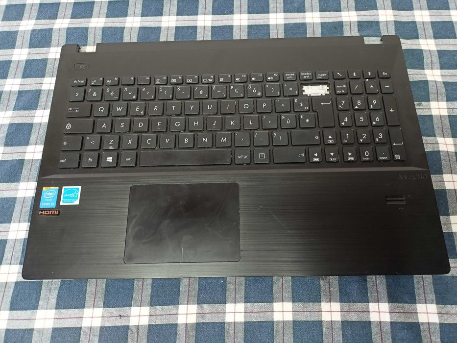 Elemente Asus P2520L
