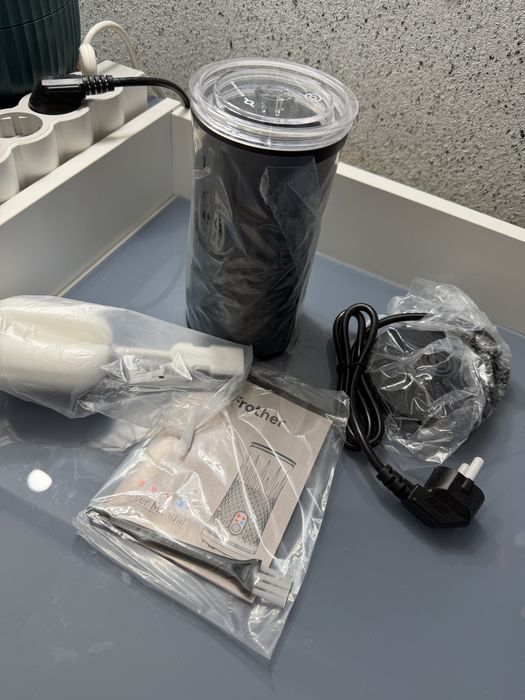 Машина за млечна пяна 4 в 1 за кафе тип. Milk Frother, 400 W, 250 ml