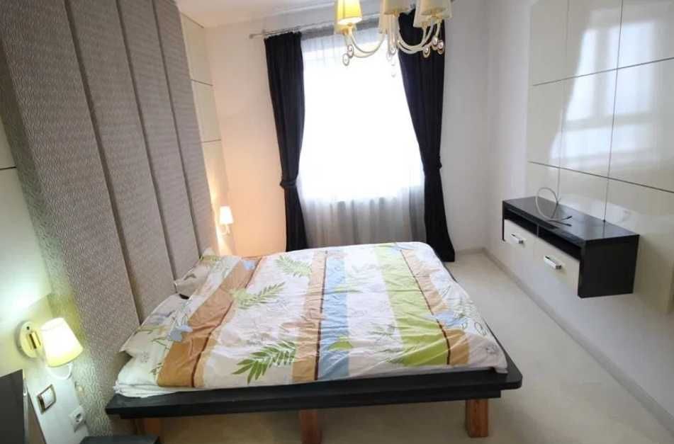 Дава се под наем Тристаен апартамент в Пловдив, Център - 75 кв.м за 209.1 € - Снимка #2