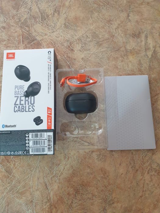 Безжични слушалки JBL с кутия