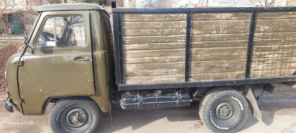 Uaz 3303 sotiladi