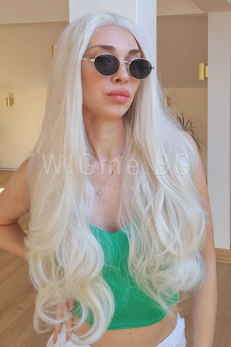 Дълга чуплива руса лейс фронт перука Синтия