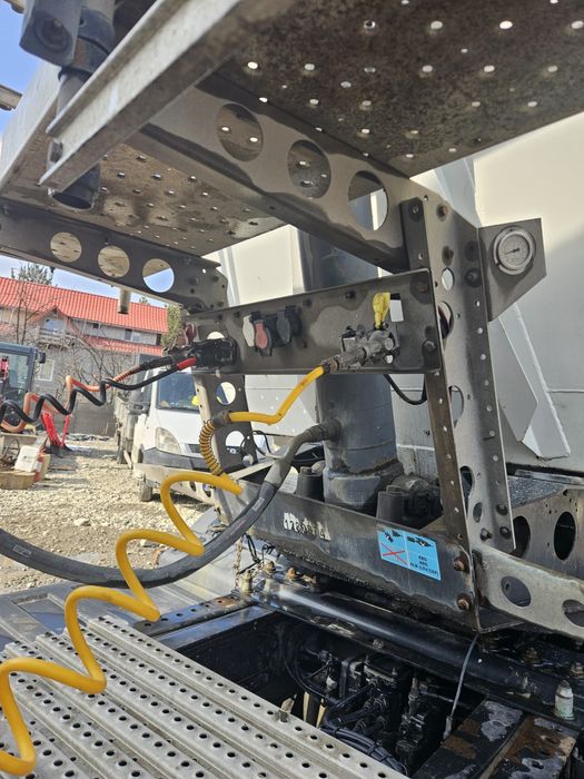 Vând semiremorcă Basculabila Schmitz 2014