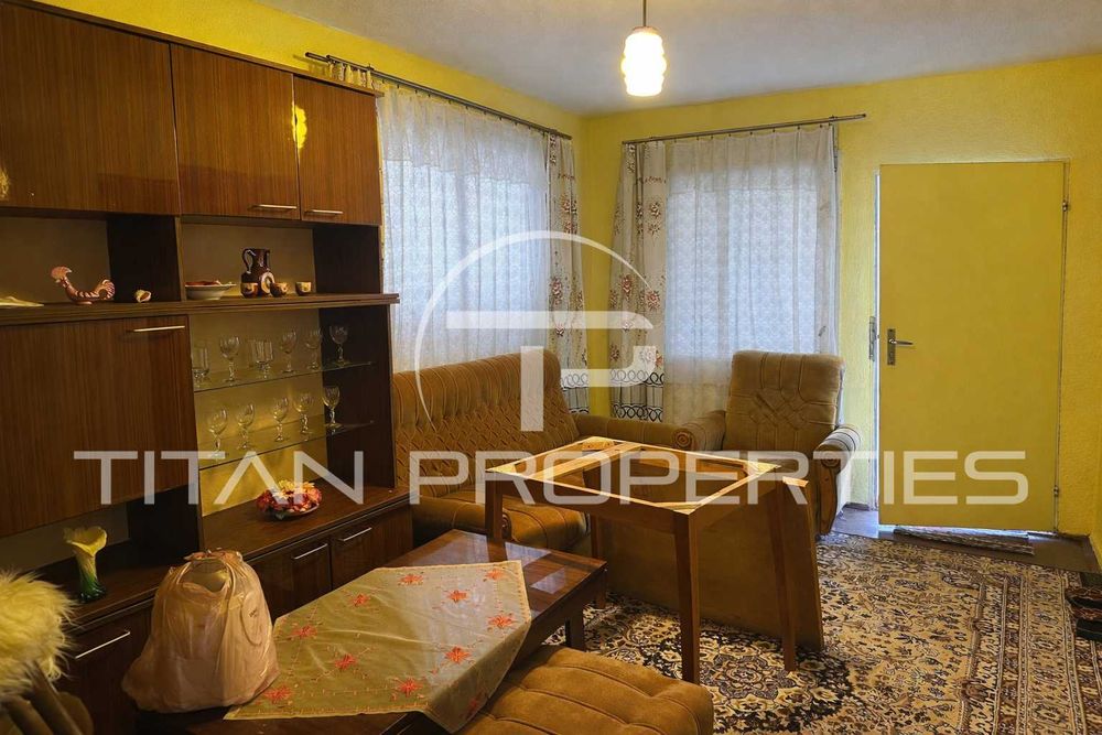 Къща за продажба в с. Чавдар