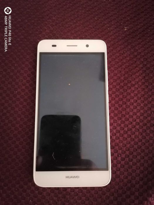 Два мобилни телефона