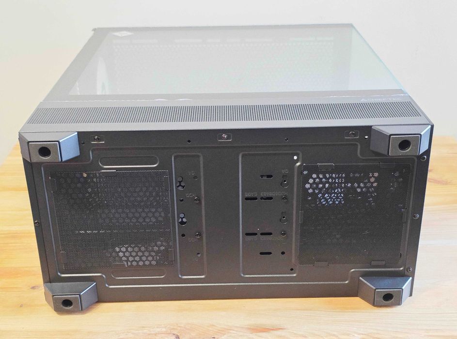 Vând Carcasă Chieftec Vista