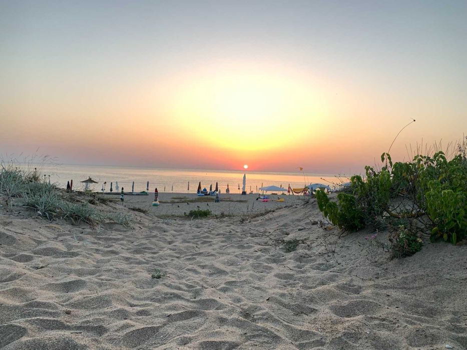 Продавам каравана с място в Къмпинг Юг