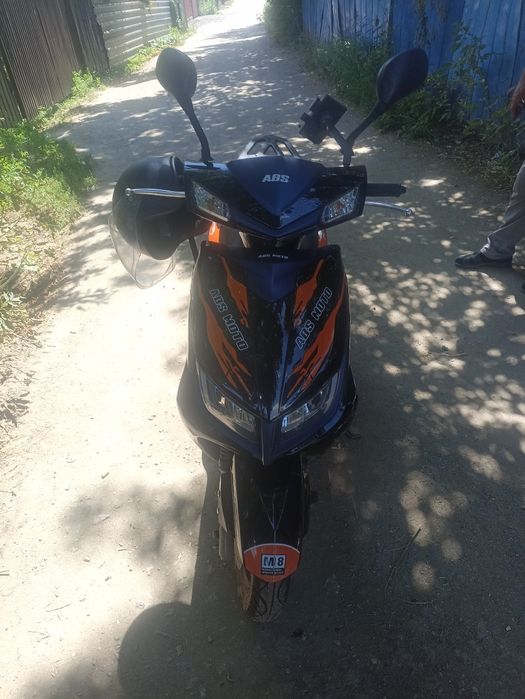 Продам скутер m8