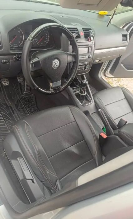 Vând Golf 5 1.9 tdi