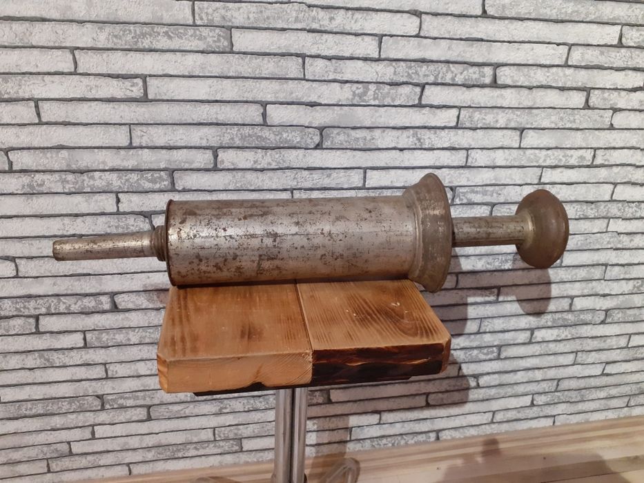 Pompă pt umplut carnati veche/an 1976