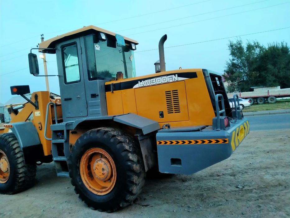 Продам ПОГРУЗЧИК LW300 год