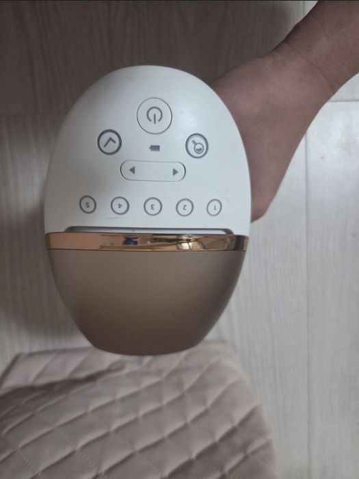 Vând epilator Philips Lumea 9900 IPL