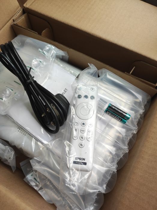 Epson CO-W01, Yangi, ishlatilmagan, srochno pul zarur