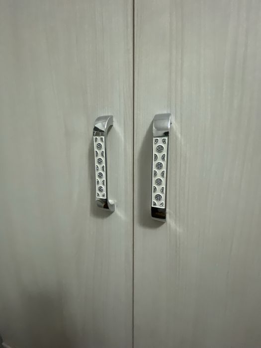 Продается Стенный шкаф