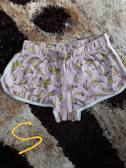 Pantaloni 20 lei bucata