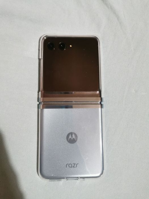 Motorola Razr 40 Ultra като нов