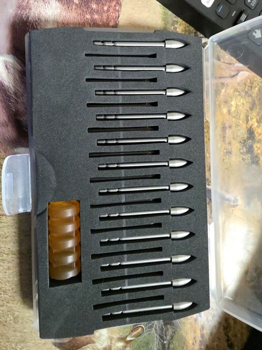 Săgeți arc easton x10 noi