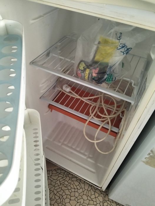 Холодильник и морозильная