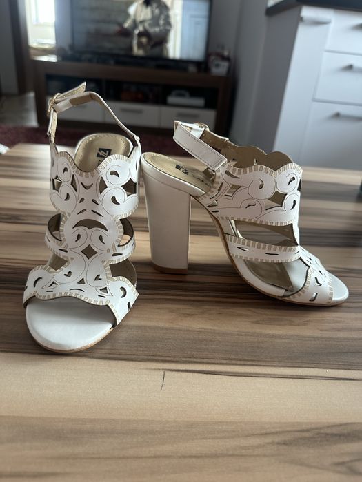 Sandale toc gros Zapatos