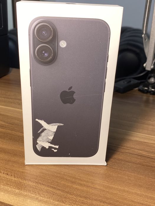 iPhone 16 • 128 GB •Black