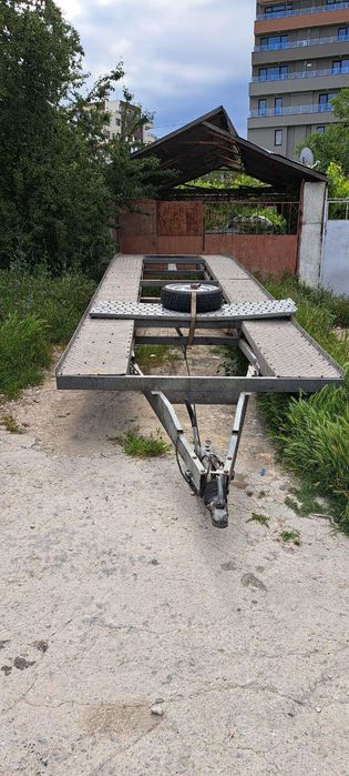 Платформа 8.2 м двуоса за автомобили или строителни материали