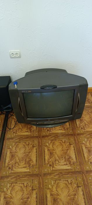 Продам рабочий tv LG