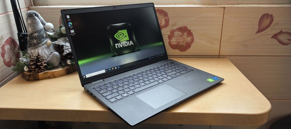 Laptop Dell Latitude 3520_i5 1135G7_16GB DDR4_NVidia 2GB MX350_512 SSD