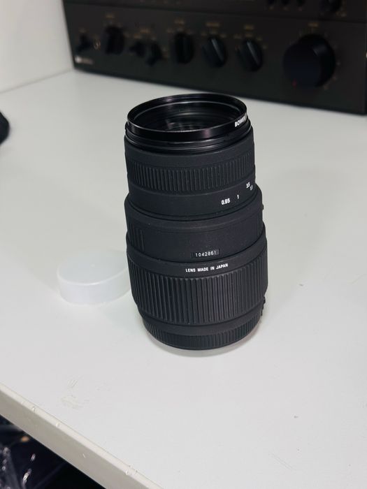Obiectiv Sigma 70-300mm f/4-5.6 DG APO Macro compatibil Nikon