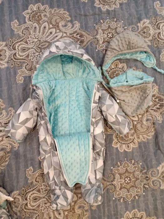 Продам комплект на выписку